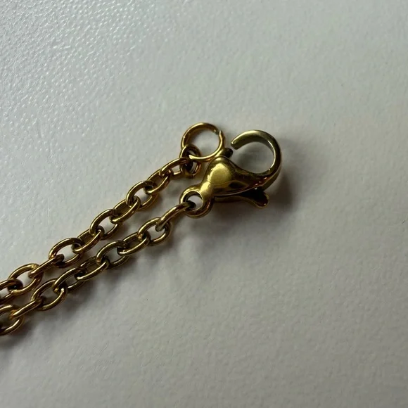 GOLD TONE Starfish Pendant Necklace - Picture 5 of 6